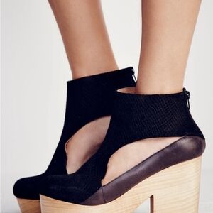 Free People Horizon suede two toned wooden clog Size 38